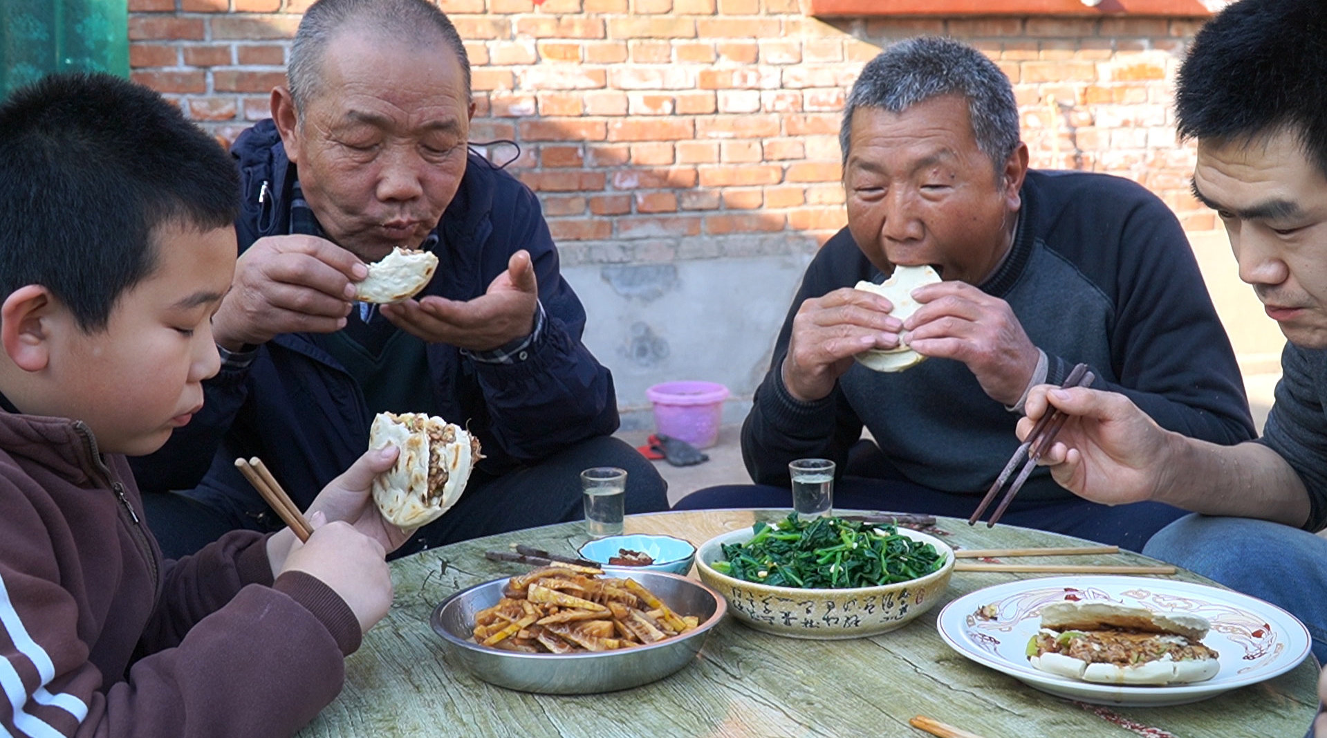 阿远自制肉夹馍, 再做个春笋炒肉...